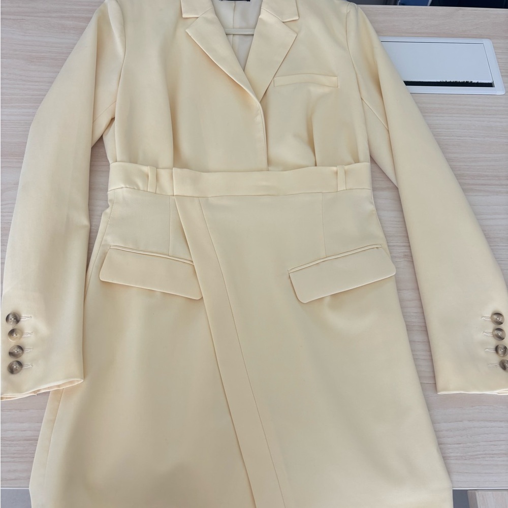 Zara Butter Yellow Blazer Dress - Picture 2 of 4